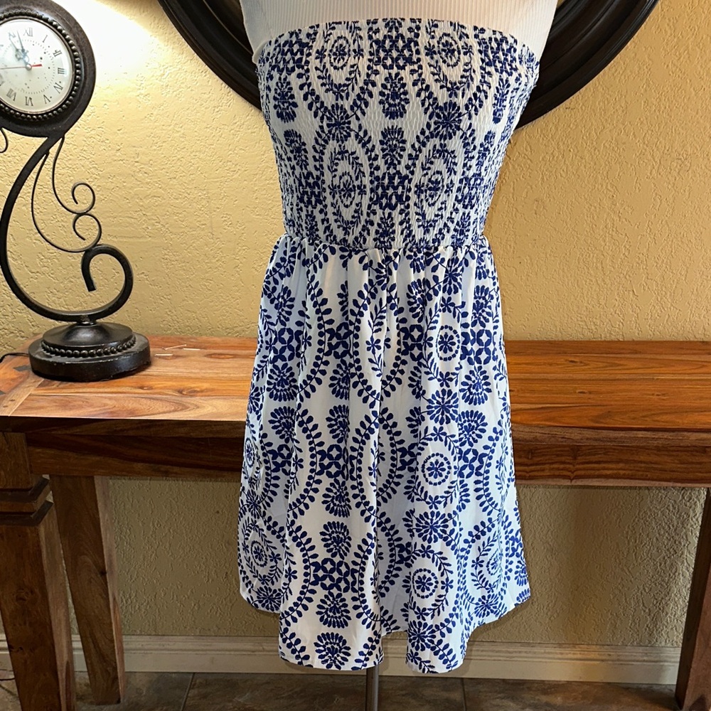 Commense Floral Blue and White Dress - Picture 6 of 11